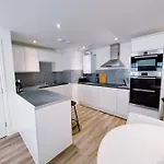 Prosper House Apartment 4